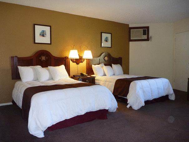 Travelodge Inn & Suites By Wyndham Yucca Valley/Joshua Tree Room photo